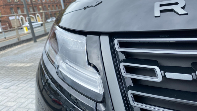 Land Rover Range Rover Velar 2.0 P400e Belgravia Edition 5dr Auto Estate - Image 17